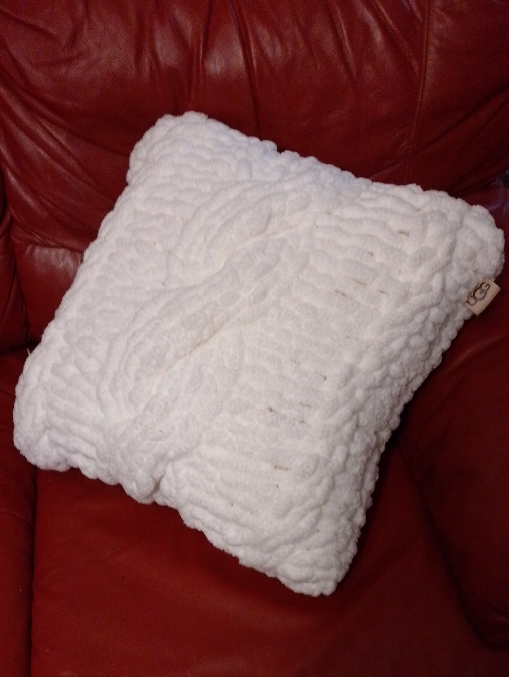 UGG White Cable Knit Throw Pillow Case Stunning Soft Chunky Yarn